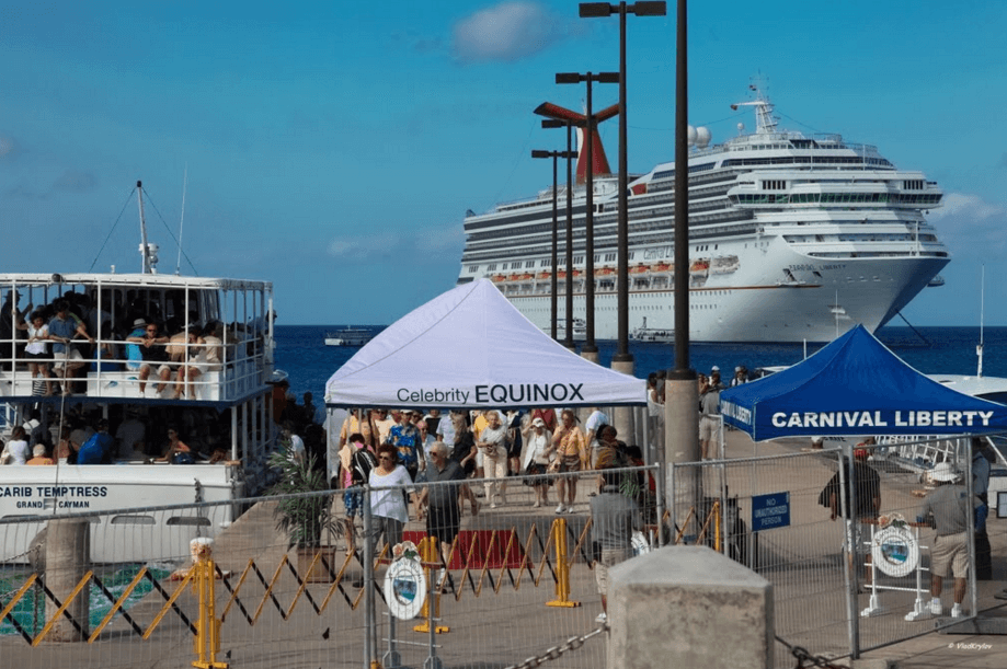 Cruise_Ship_Grand_Cayman_Island_