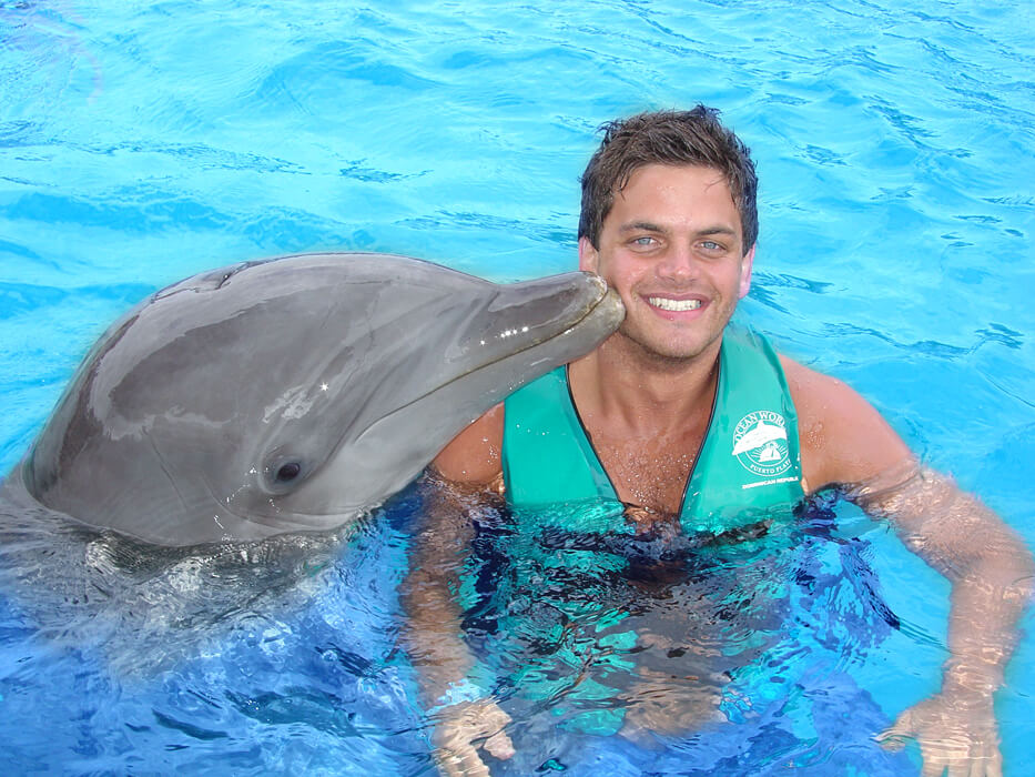 Kiss the Dolphin Dominica Republic