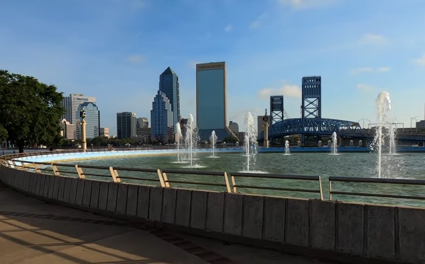 Friendship Fountain / Riverfront